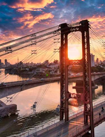 Texto alternativo de puente colgante